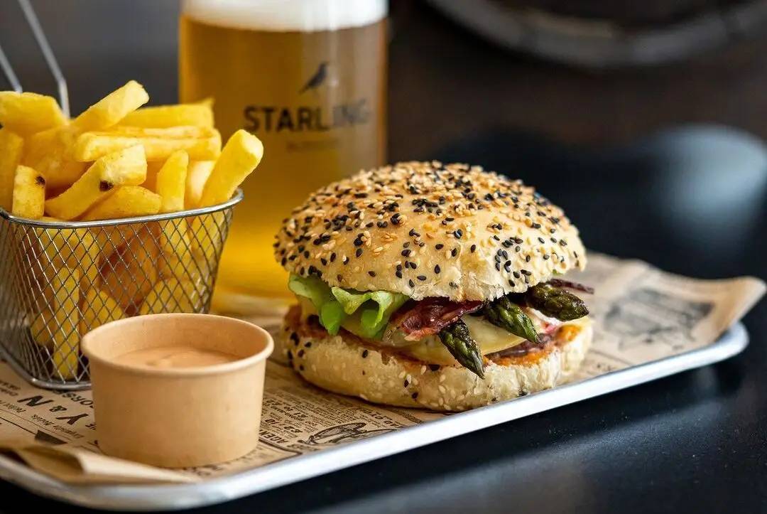 Un menu burger de Starling Burgers